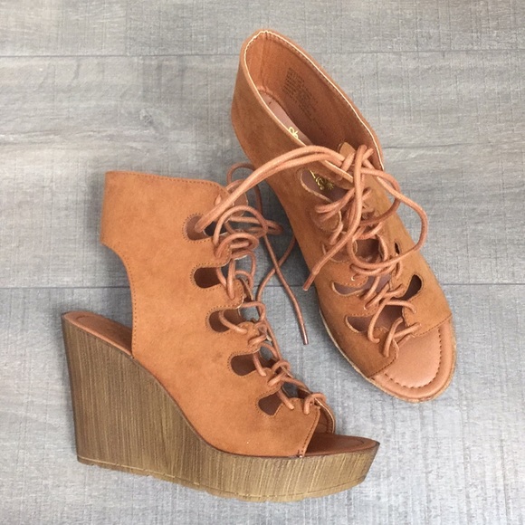 Shoe Dazzle Shoes - Shoe dazzle Rosanna brown lace up wedges 7